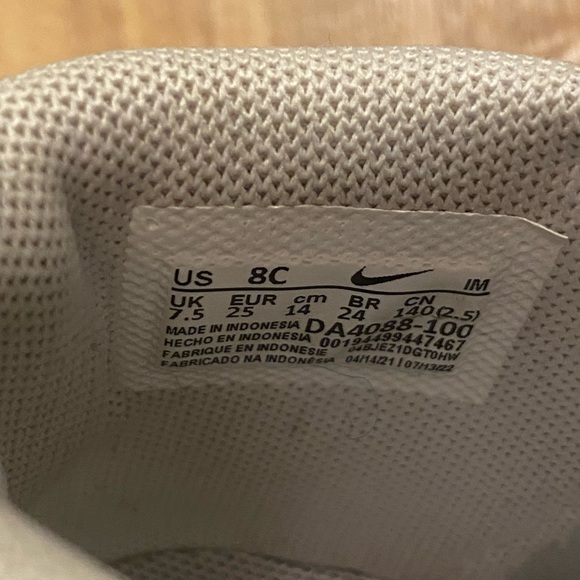 Nike toddler size 8C - Picture 3 of 5